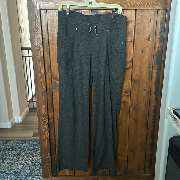Kuhl Mova Movement Pant, Green/Black, Size 10R - Picture 1 of 11